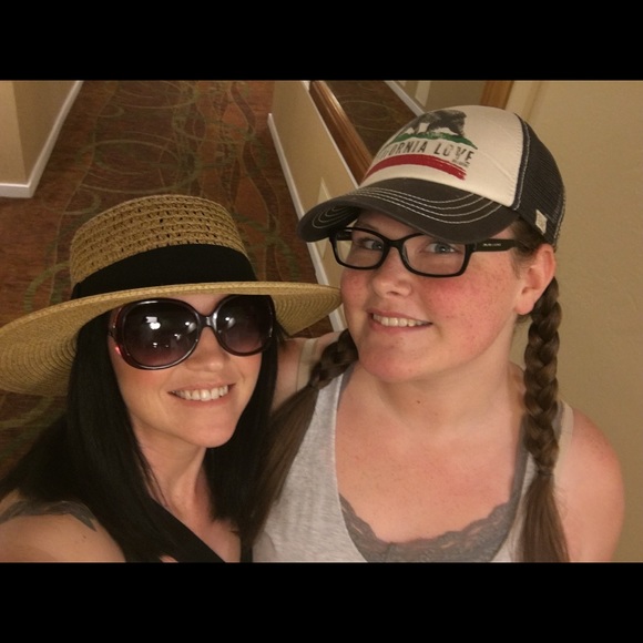 Meet your Posher, Amie - Picture 5 of 8